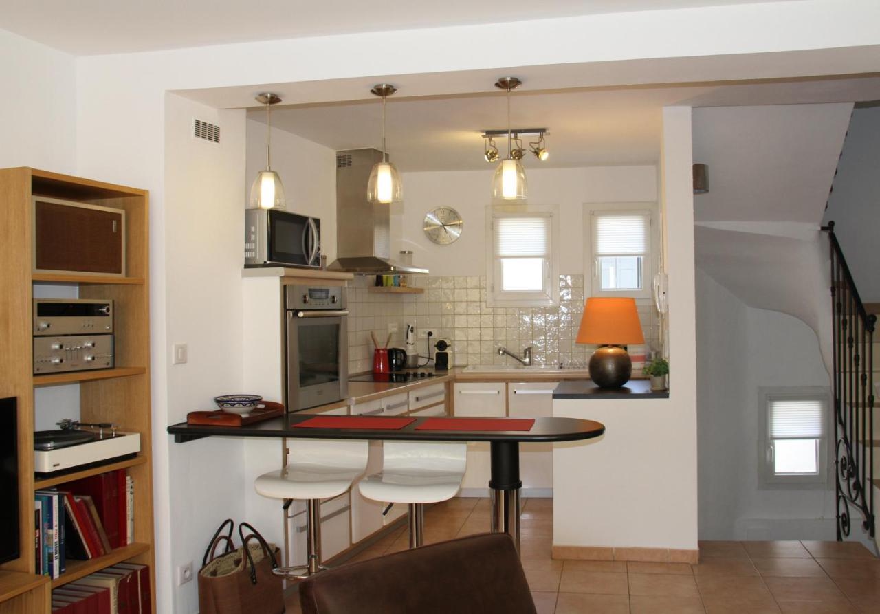 Agreable Maison De Ville Eyragues Exterior photo