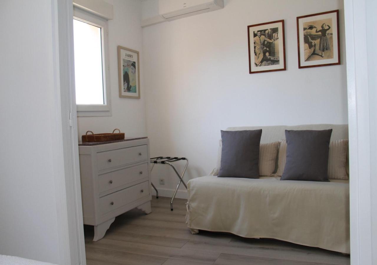 Agreable Maison De Ville Eyragues Exterior photo